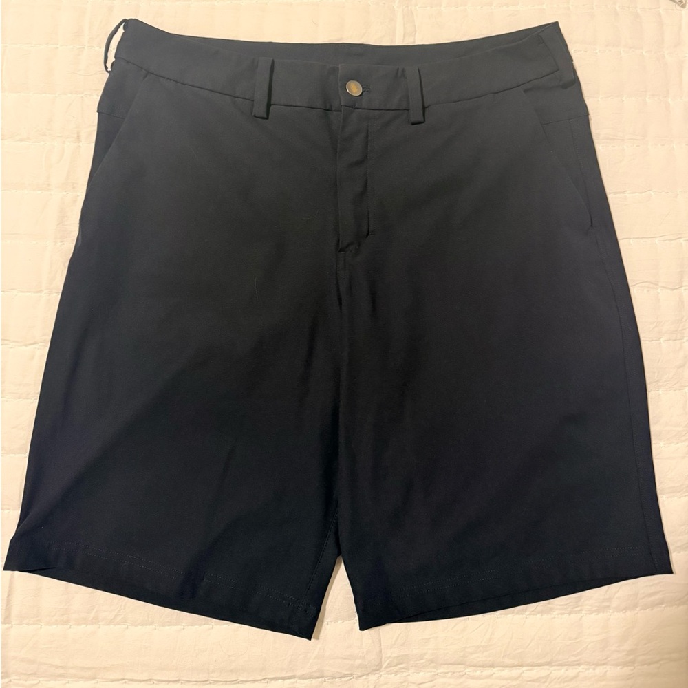lululemon athletica Men’s Black Flat-Front Athletic Shorts
